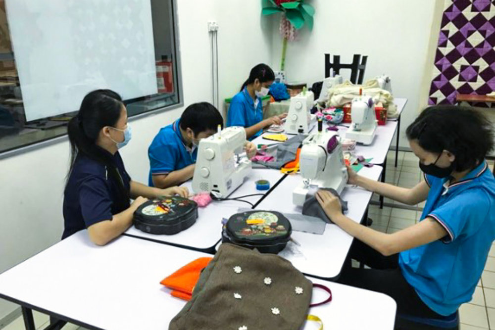 Sewing Room PPIA Batu Pahat developing sewing skills Pertubuhan Perkhidmatan Intervensi Awal Batu Pahat Facilities PPIA Batu Pahat 峇株巴辖特殊教育中心 A10